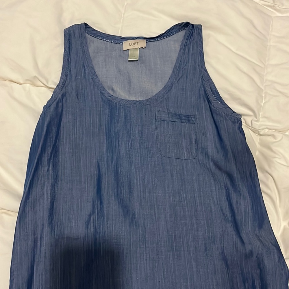LOFT blue sleeveless top. Size XS woman’s.